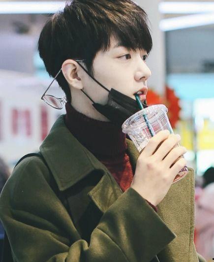 肖戰(zhàn)吃瓜的娛樂(lè)者有哪些,盤(pán)點(diǎn)那些熱衷于娛樂(lè)八卦的瓜友